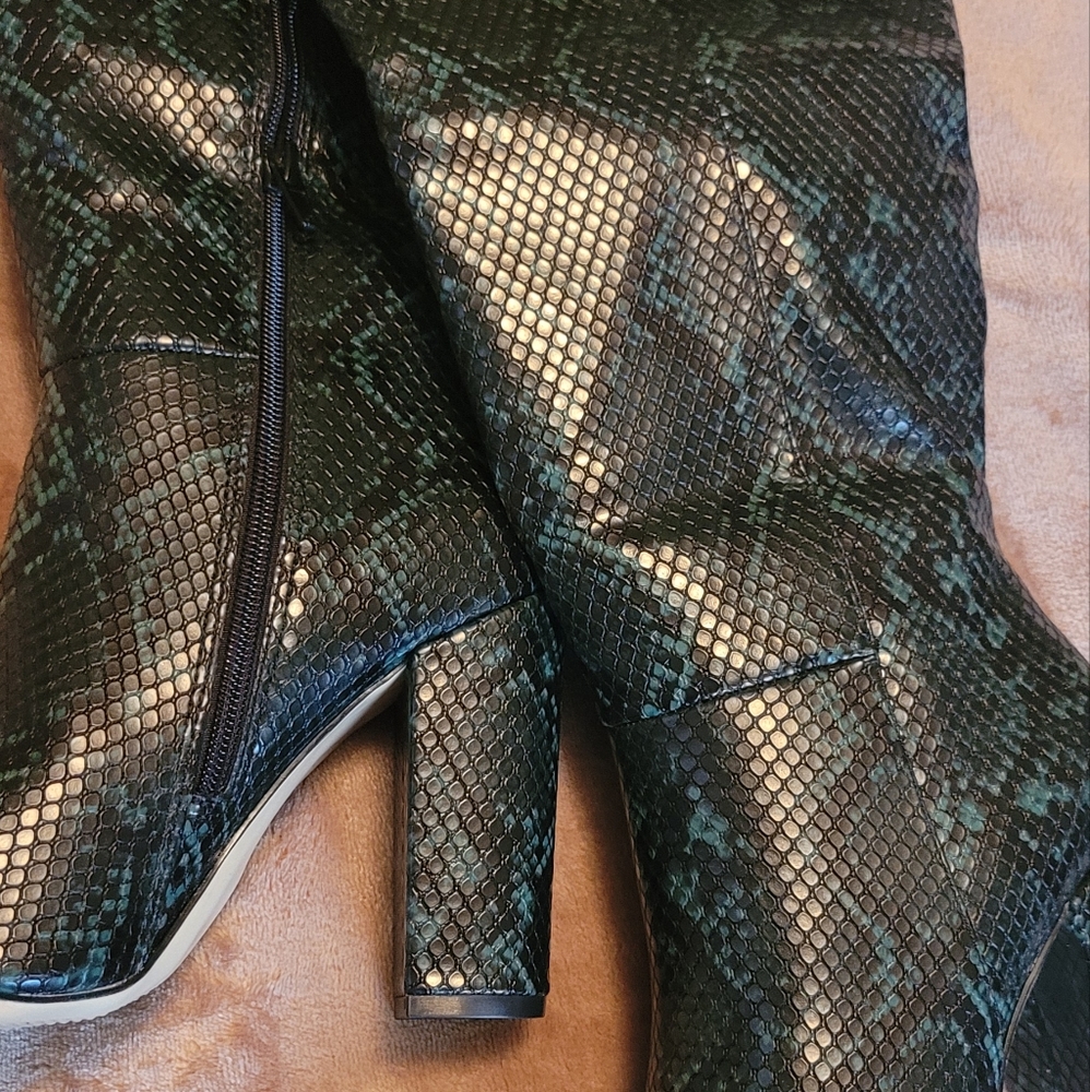 Larena Block Heel Boot - Picture 6 of 7